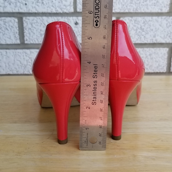 Red peep-toe heels - Picture 6 of 12